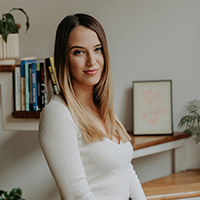 laura_about